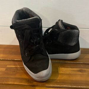 Keen boot women’s 8.5 leather flannel